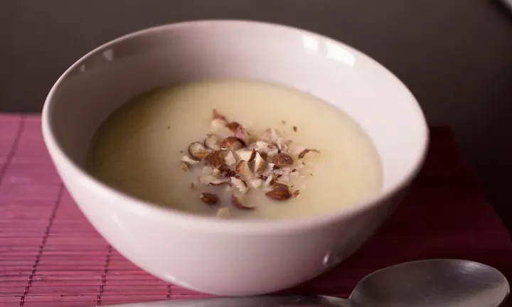 Photographie : Soupe de panais aux noisettes