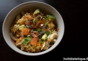 Salade « détox » au quinoa, endives, carottes, avocats et saumon fumé
